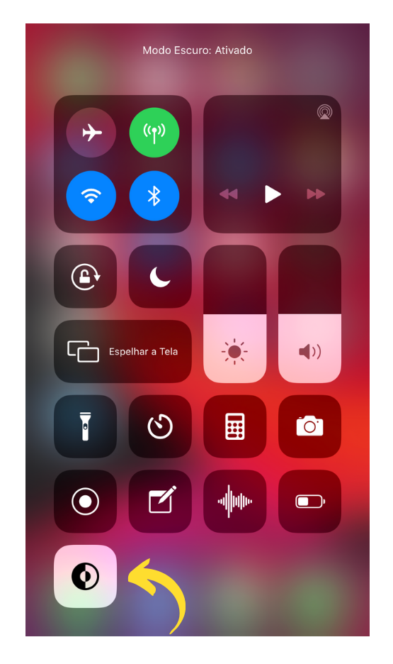 Captura de tela mostrando como ativar o modo noturno do Instagram no iOS