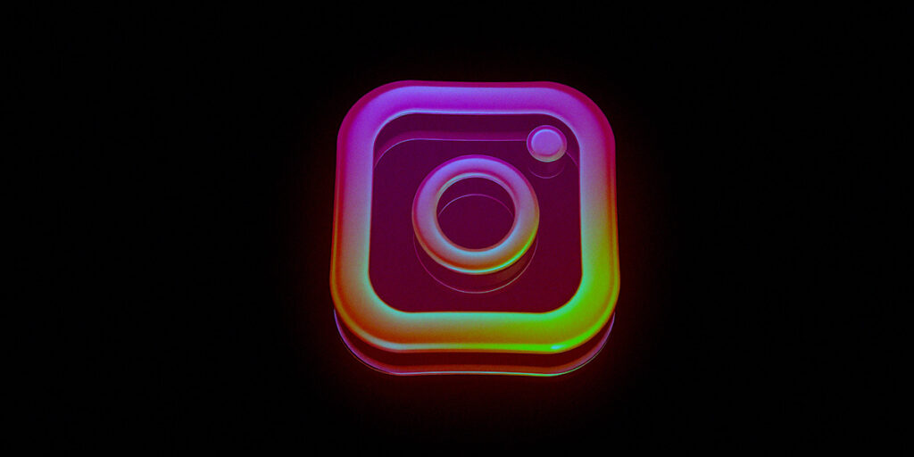 Mudança no Instagram - a imagem que ilustra o tema tem o fundo preto e, no meio, em destaque, tem a logo do Instagram no formato 3D.